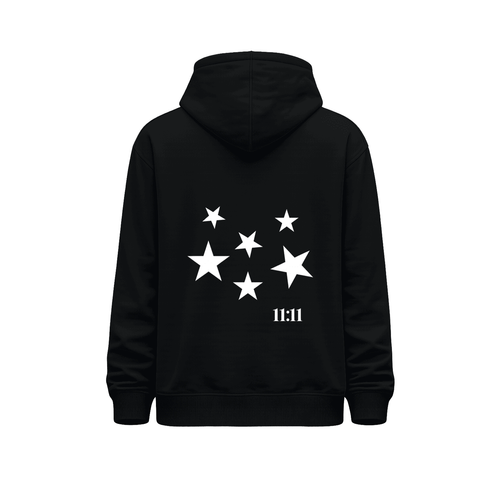 Hoodie negro para mujer 11:11 - Make a Wish vista trasera con composición de cinco estrellas blancas y número 11:11 en la parte inferior derecha del diseño.