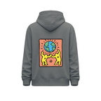 Vista trasera de hoodie unisex gris oscuro con ilustración grande de dos figuras amarillas bailando bajo un planeta Tierra sobre fondo coral.